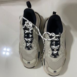 Balenciaga triple s